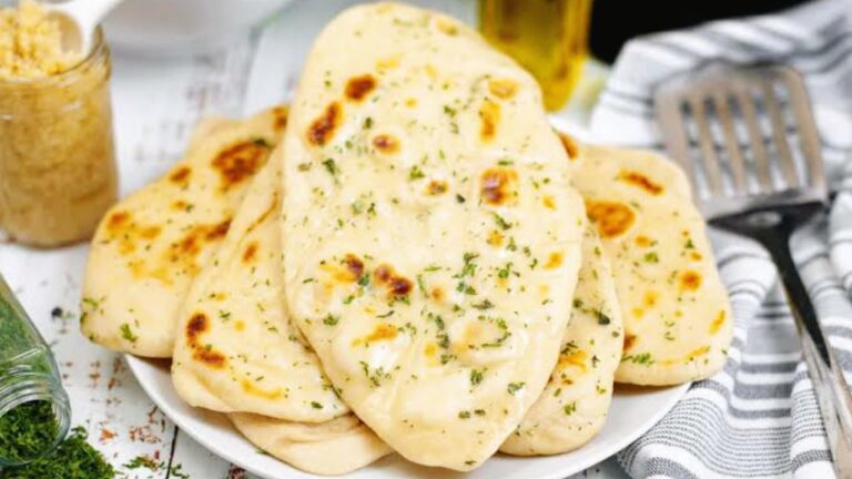 Butter Garlic Naan Recipe, Butter Garlic Naan Recipe in Hindi