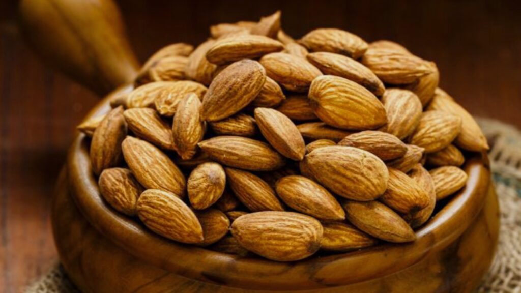 Almond Benefits for Women Weight Loss, Almond Benefits for Women Weight Loss in Hindi